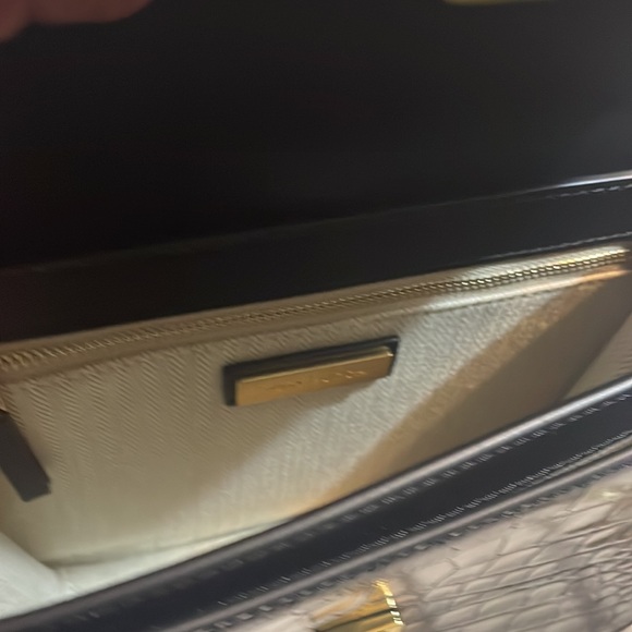 TORY BURCH Britten Embossed small adjustable shoulder bag - Picture 6 of 11